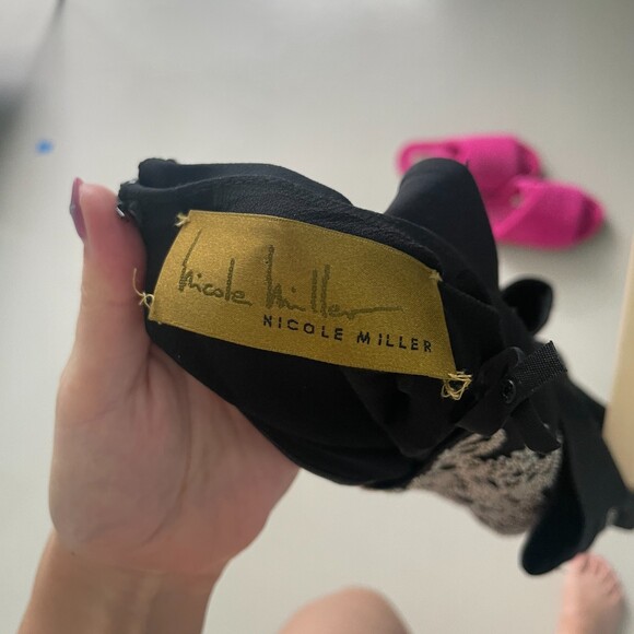 Nicole Miller Sleeveless Embroidered Floral Sheath Dress Black 4 - Picture 6 of 8